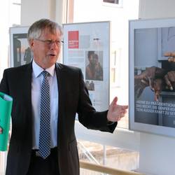 Ausstellung Menschen und Rechte sind unteilbar