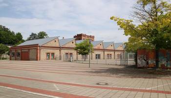 Gemeinsam innovativ: Wirtschaft trifft Wissenschaft im Saale-Orla-Kreis © Alexander Hebenstreit / Landratsamt Saale-Orla-Kreis Das Foto zeigt die Shedhalle in Pößneck, in der sich unter anderem das Café der Denkmahl-Rösterei befindet. Hier findet am 5. Juni 2025 die Auftaktveranstaltung „Gemeinsam Innovation: Chancen für Unternehmen und Wissenschaft im Saale-Orla-Kreis“ statt.