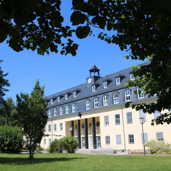 Landratsamt, Hauptsitz in der Oschitzer Straße 4 in Schleiz © Landratsamt Saale-Orla-Kreis, Pressestelle Landratsamt, Hauptsitz in der Oschitzer Straße 4 in Schleiz