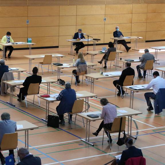 Saale-Orla-Kreis verschiebt Kreistagssitzung © Pressestelle Landratsamt Auch mit Abstand ist eine Zusammenkunft in der Größe der Kreistagssitzung zur Zeit nicht zu verantworten.