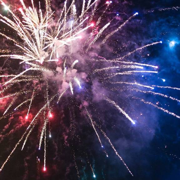 Symbolfoto © Pixabay / picjumbo_com fireworks 865104 1280 pixabay picjumbo com