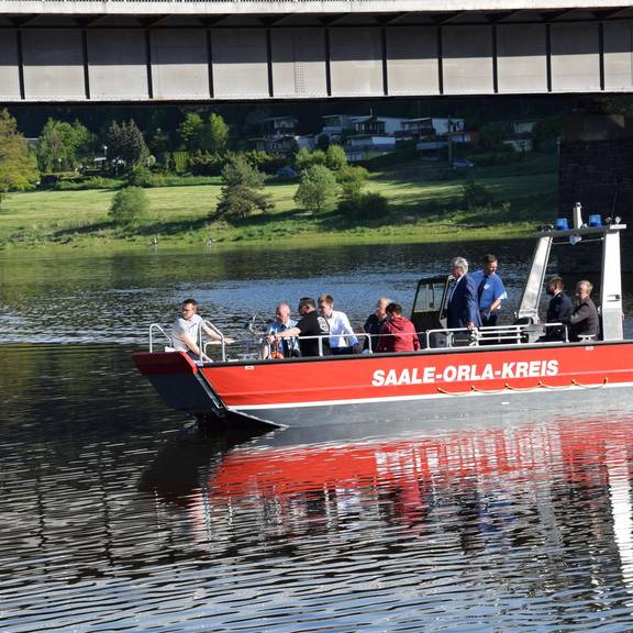Inbetriebnahme/Übergabe des neuen Rettungsbootes des Saale-Orla-Kreises an die Stützpunktfeuerwehr Bad Lobenstein