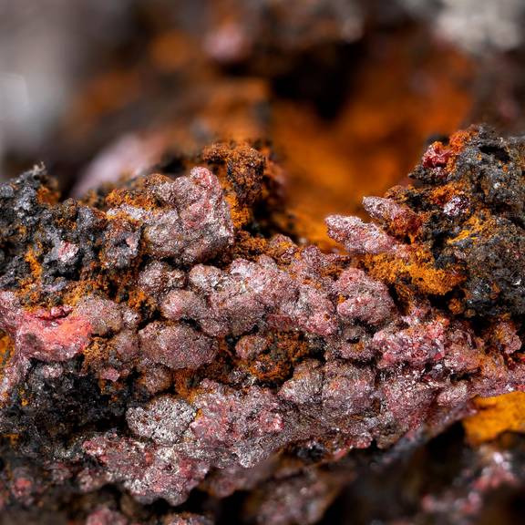 Bilder aus einer Kabinett-Ausstellung im Museum für Naturkunde Gera über den Steinbruch Kahlleite bei Tegau / Kabinettausstellung „Steinbruch Kahlleite – Erloschene Mineralfundstelle in Ostthüringen