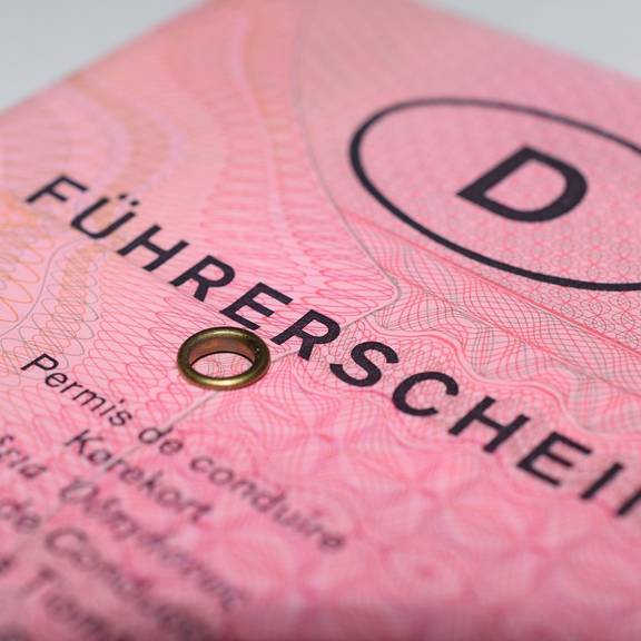 Papierführerschein - diese Dokumente müssen jetzt umgetauscht werden, aktuell für die Geburtsjahrgänge 1953 bis 1964 © Pixabay Führerschein