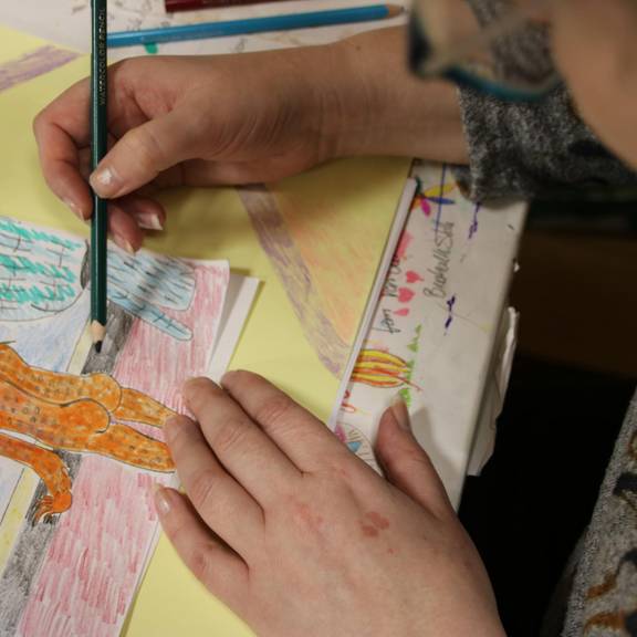 Künstlerisches Gestalten für Jedermann im Atelier am Gallenberg in Bad Lobenstein © Pressestelle Landratsamt Frau zeichnet