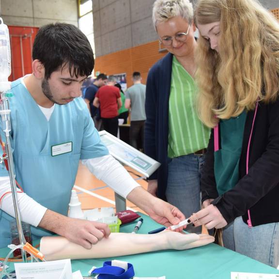 Impressionen der 18. Messe "Berufe aktuell" in Neustadt an der Orla