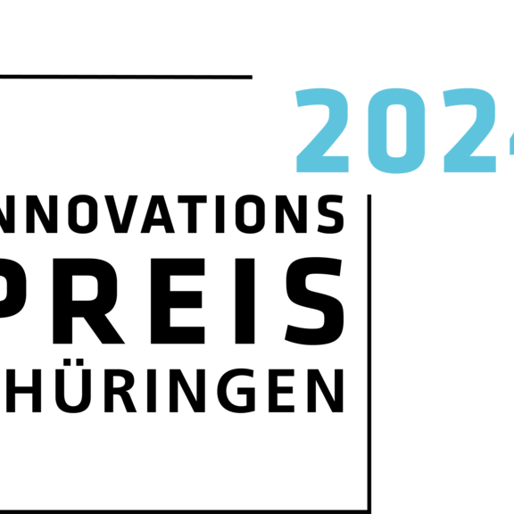 Bewerbungsstart für Innovationspreis Thüringen 2024 © Innovationspreis Thüringen Das Logo des Innovationspreises Thüringen 2024 zeigt ebenjene Wörter auf weißem Hintergrund.