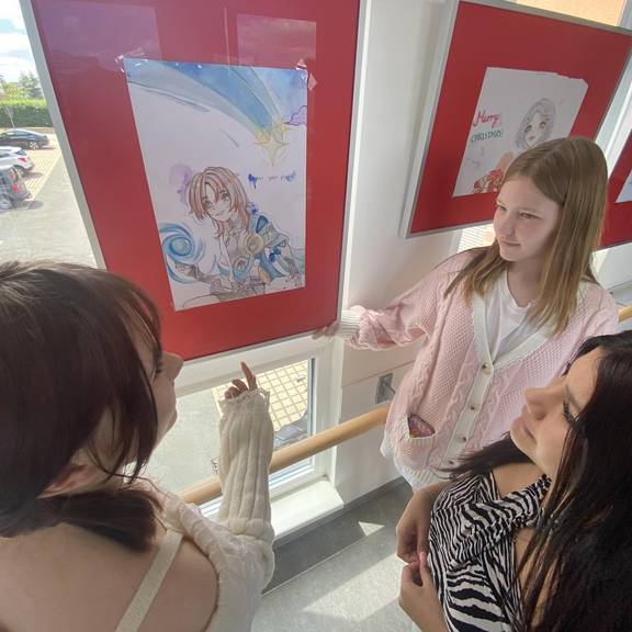 Alexis Glaser stellt erstmals im Landratsamt aus. Titel der Ausstellung: Ray's Mangas