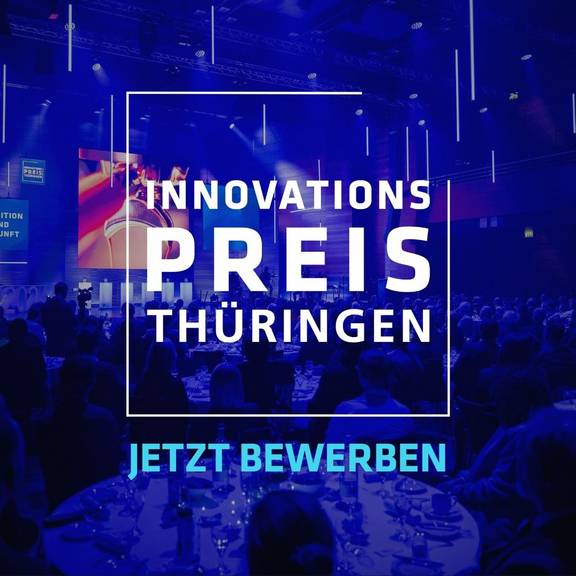 Das Logo des Innovationspreises Thüringen ergänzt um die Aufforderung "jetzt bewerben".